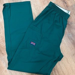 CHEROKEE SCRUBS BOTTOMS. HUNTER GREEN. XS
